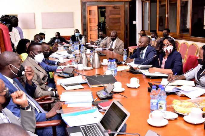 Land Commission officials accused of asking for&nbsp;bribes