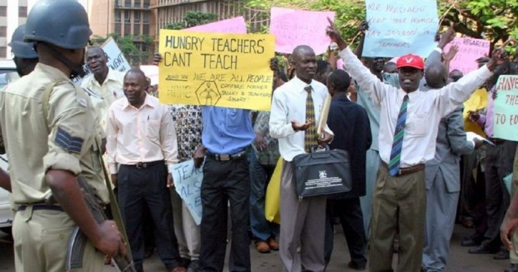 Teachers union declares indefinite&nbsp;strike